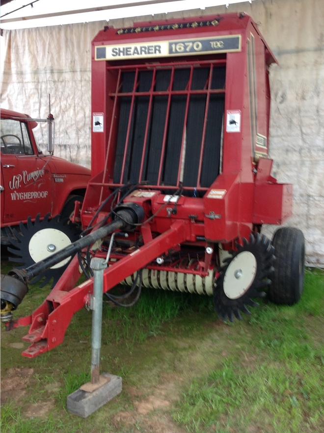 Gehl 1670 Round Hay Baler For Sale Machinery & Equipment